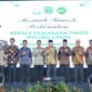 Kepala Kejaksaan Tinggi (Kejati) Maluku Utara yang baru, Sufari foto bersama dengan  sejumlah kepala daerah. 