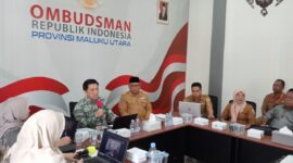 Staf Ahli Wali Kota Bidang Politik, Hukum, dan Pemerintahan, Asis Hadad, saat mewakili Wali Kota Tidore Kepulauan, Muhammad Sinen, dalam kegiatan Focus Group Discussion (FGD). 