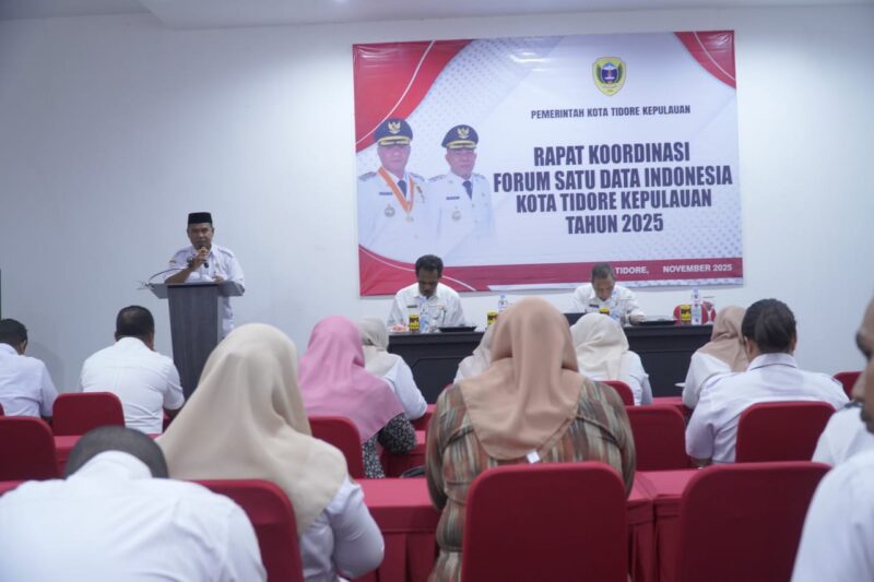 Staf Ahli Wali Kota Bidang Ekonomi, Pembangunan, dan Keuangan, Abdul Hakim Adjam saat membuka kegiatan rakor satu data. 