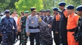 Kapolda Maluku Utara, Irjen Pol. Drs. Waris Agono, M.Si, memimpin pelaksanaan Apel Tanggap Darurat Bencana Hidrometeorologi. 
