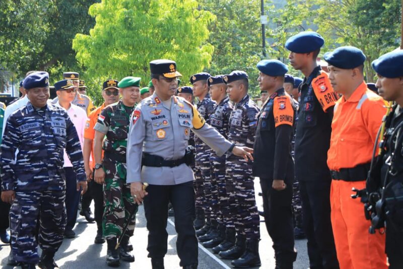 Kapolda Maluku Utara, Irjen Pol. Drs. Waris Agono, M.Si, memimpin pelaksanaan Apel Tanggap Darurat Bencana Hidrometeorologi. 