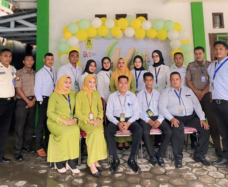 Pegawai Bank Perekonomian Rakyat (BPR) Bobato Lestari Kantor Cabang Sanana.