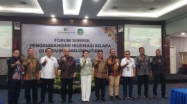 Asisten I, Sutomo Teapon, usai mengikuti Focus Group Discussion (FGD) Sinergi Hilirisasi Kelapa dan Reforma Agraria yang dihadiri juga oleh Gubernur Maluku Utara. 