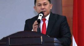 Prof. Husen Alting (Foto: Unkhair)