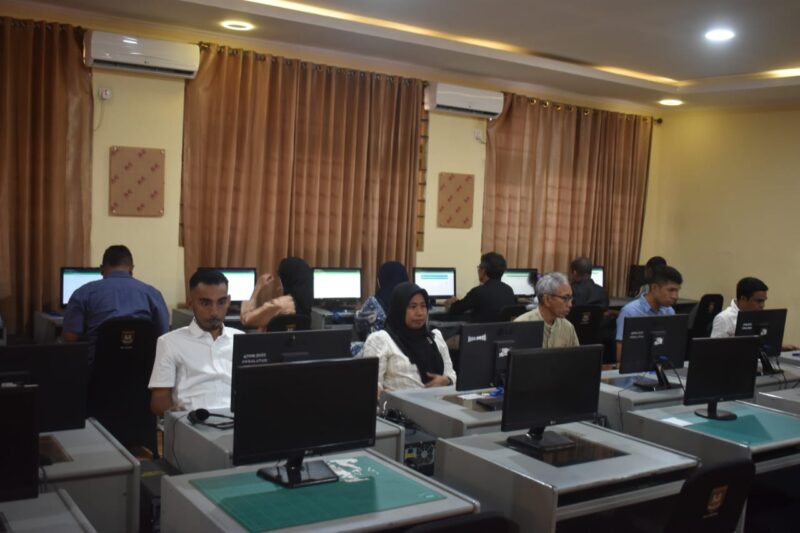 Peserta seleksi KIP Malut saat mengikuti tes potensi beberapa waktu lalu.