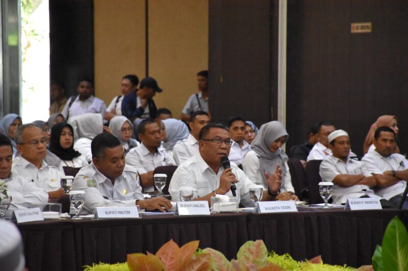 Sekretaris Daerah Kota Tidore Kepulauan, Ismail Dukomalamo.