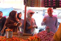 Asisten Sekda Bidang Perekonomian dan Pembangunan Taher Husaen  bersama Tim TPID Kota Tidore Kepulauan melakukan Sidak di Pasar Galala Kecamatan Oba Utara.