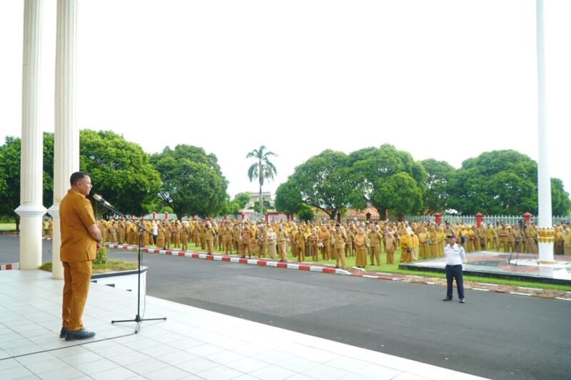 Wali Kota Muhammad Sinen saat memberikan pengarahan kepada ASN Kota Tidore Kepulauan di awal tahun 2026.
