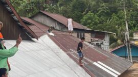 Banjir setinggi 3 meter radam rumah warga. 