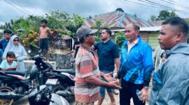 Wakil Bupati Halmehera Barat Djufri Muhammad Saat meninjau Lokasi Banjir.