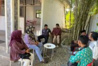 Rapat panitia Mubes FIP yang berlangsung di Kafe Pathra Space, Desa Galala, Jumat (16/1/2026).