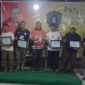 Wali Kota Muhammad Sinen foto  bersama para pemenang. 