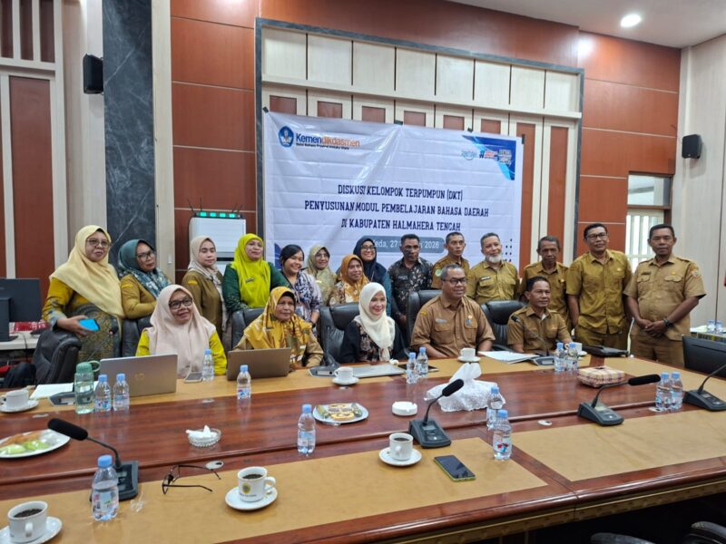 Balai Bahasa Malut dan Pemkab Halteng melaksanakan DKT untuk penyusunan modul  Bahasa Daerah Sawai. 