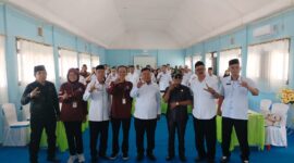 Foto bersama Pemkab Pulau Taliabu dengan Balai Bahasa Malut dan peserta rakor Revitalisasi Bahasa Daerah. 