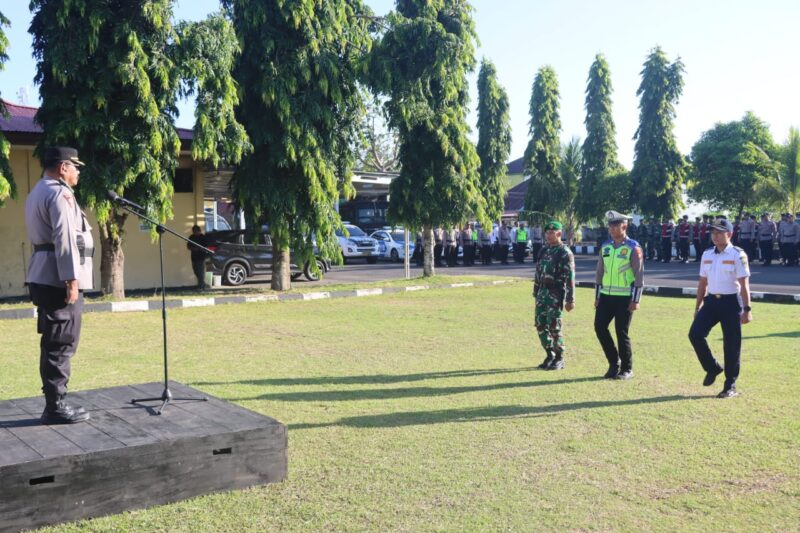 Waka Polresta Tidore, AKBP Jufri Dukomalamo saat memimpin Apel Keselamatan Kie Raha 2026.