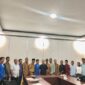 Foto bersama Kadis Arpus Malut, Warek III Unibrah, 4 Kades dalam penyerahan bantuan buku dalam rangka KKN Tematik Literasi. 