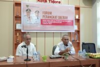 Asisten Sekda Bidang Perekonomian dan Pembangunan Kota Tidore Kepulauan, Taher Husain, saat membuka Forum Perangkat Daerah RKPD Tahun 2027.