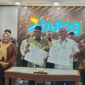 Wakil Bupati Sula, Saleh Marasabessy melakukan penandatanganan MoU dengan Bulog. 