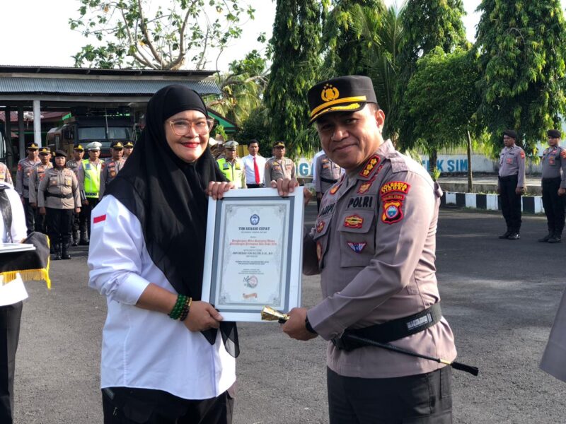 Kapolresta Tidore Ampi Mesias Von Bulow dan didampingi Ketua TRC PPA Indonesia Jeny Claudya Lumowa.