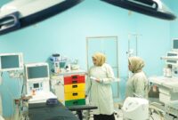 dr. Zuhrinah saat turun langsung memastikan seluruh unit pelayanan dan penunjang rumah sakit berjalan dengan baik.