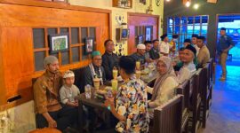 Buka puasa bersama anatar insan pers dan Diskominfo Sula. 