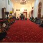 Rapat bersama seluruh pengurus dan cabang olahraga (cabor) yang digelar di Istana Daerah (Isda), Desa Fagudu, Kecamatan Sanana, Minggu (29/3/2026) malam.