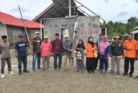 Warga terdampak puting beliung mendapatkan bantuan dari pemerintah daerah