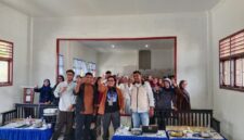 Direktur Musik Kementrian Ekonomi Kreatif, Mohammad Amin bersama Warek III Unibrah dan mahasiswa dalam kegiatan kuliah umum bertema 