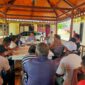 Puluhan nelayan diskusi bersama Kapolres, AKBP Kodrat Muh Hartanto. (Dokumentasi: Am Teapon/marasai.id)