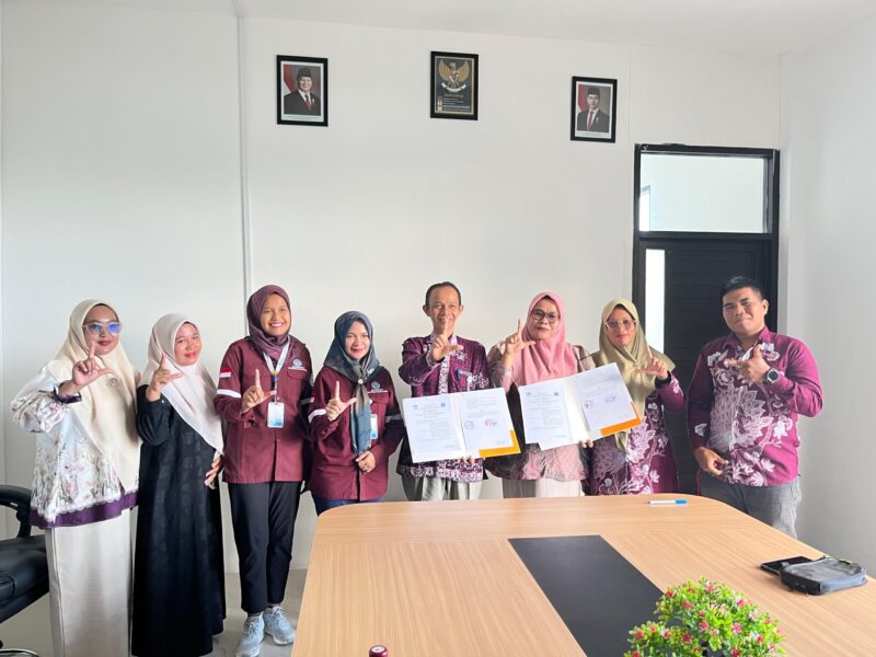 Penandatanganan PKS antara Fakultas Pendidikan Unibrah dan Balai Bahasa Malut.