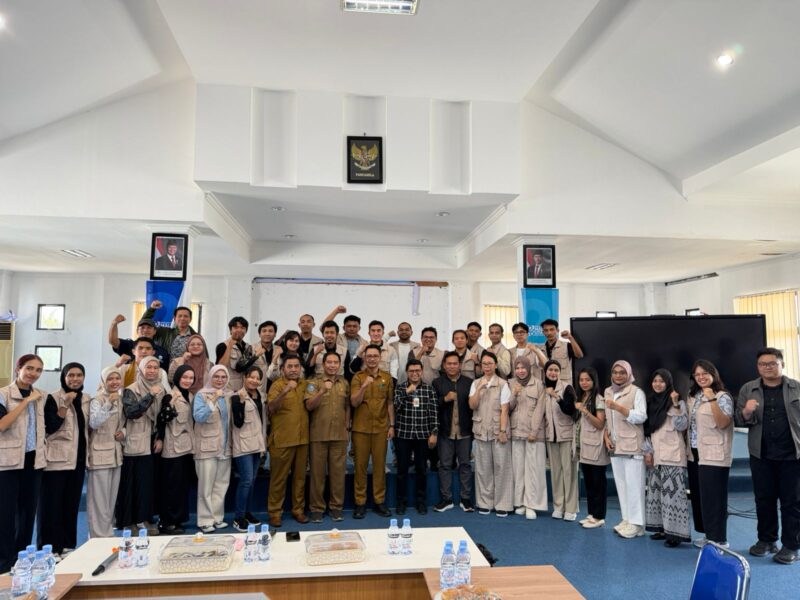 Foto bersama 30 peserta pejuag digital dengan perwakilan Kemendismen, perwakilan LPDP, Sekretaris Dikbud Malut dan para Kepala Bidang