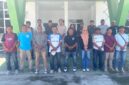 Para Jurnalis pose bersama Kadis Kominfo, Basiludin Labesi dan Kadis Kesehatan, Anty Buamona usai rapat. (Dokumentasi: Istimewa)