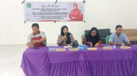 Hj Rahmawati Muhammad saat melakukan kegiatan reses di Desa Waisuba 