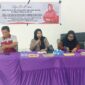 Hj Rahmawati Muhammad saat melakukan kegiatan reses di Desa Waisuba 