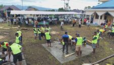 Proses penyembelihan 15 ekor sapi hasil kekompakan dan kesadaran warga Cobodoe dalam mengadakan hewan kurban.