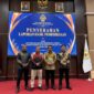 Sekretaris Daerah Kepulauan Sula, Muhlis Soamole dan Ketua DPRD Kepulauan Sula, Ahkam Gajali didampingi Kaban Kesbangpol, Sutomo Teapon dan Kepala Inspektorat, Kamarudin Mahdi.. 