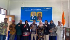Foto bersama para dosen dari Unibrah Tidore dan Unair Surabaya usai penandatanganan naskah PKS antara Fikes Unibrah dan FKM Unair Surabaya.