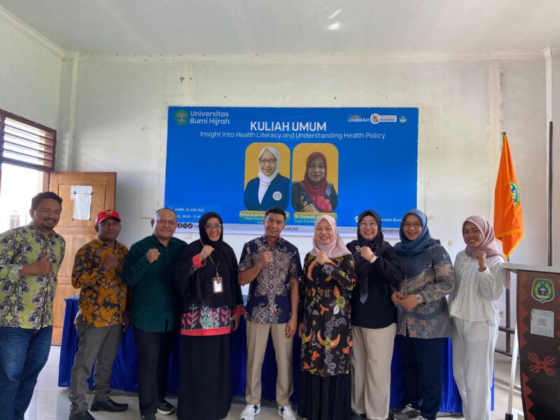 Foto bersama para dosen dari Unibrah Tidore dan Unair Surabaya usai penandatanganan naskah PKS antara Fikes Unibrah dan FKM Unair Surabaya.