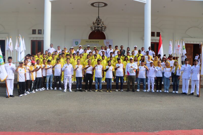 Pelepasan kontingen Porprov Maluku Utara yang berlangsung di Istana Daerah, Kepulauan Sula.