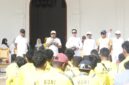 Sekretaris Daerah, Muhlis Soamole menyambut baik kedatangan kontingan Porprov yang mengharumkan nama baik Kepulauan Sula. Dokumentasi: Amko Sillia. 