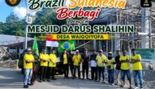 Fanatik Brazil Sula melakukan aksi sosial dengan memberikan bantuan pembangunan masjid. 