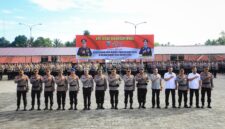 Kapolda Malut bersama pejabat utama dan pasukan dalam apel besar Bhabinkamtibmas.