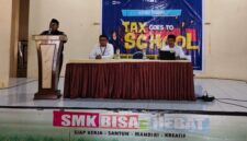 Kepala SMK Negeri 1 Tidore Ahmad Usman, S.Pd saat memberikan sambutan, nampak juga Kepala KP2KP Tidore, Hari Tri Pamungkas