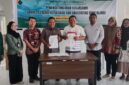 Rektor Unibrah Tidore dan Kepala SRMA 20 Tidore bersama dosen dan guru usai tanda tangan MoU