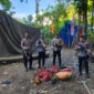 Anggota Polsubsektor Weda Tengah amankan sejumlah baraang bukti sabung ayam