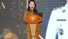 Gubernur Sherly Laos saat menghadiri kegiatan JAMSOSTEK Award