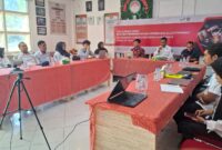 Kepala Diskominfo Kepulauan Sula, Basiludin Labesi memimpin rapat percepatan digitalisasi dan sosialisasi SPBE bersama dengan Telkom Ternate. 