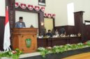 Wabub Sula, M. Saleh Marasabessy menyampaikan Rancangan KUA-PPAS Tahun Anggaran 2027. (Dokumentasi: Diskominfo Kepulauan Sula)