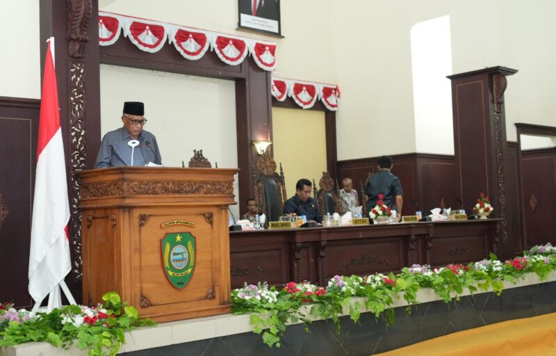 Wabub Sula, M. Saleh Marasabessy menyampaikan Rancangan KUA-PPAS Tahun Anggaran 2027. (Dokumentasi: Diskominfo Kepulauan Sula)