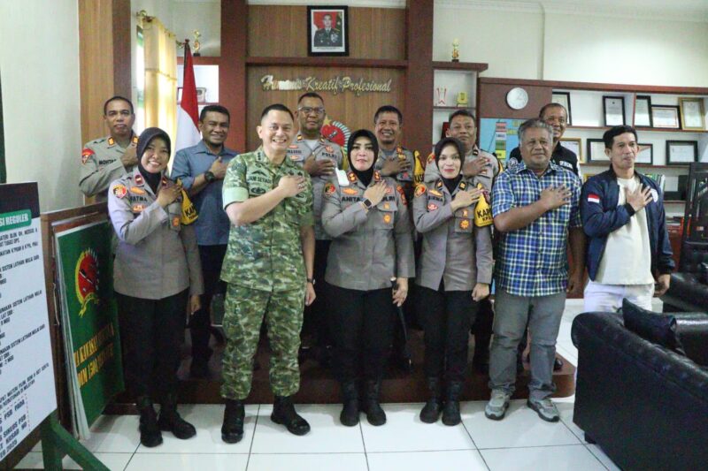 Kapolresta Ternate AKBP Anita Ratna Yulianto, S.I.K., M.H bersama jajaran bertemu dengan Dandim 1501/Ternate, Letnan Kolonel Inf. Jani Setiadi